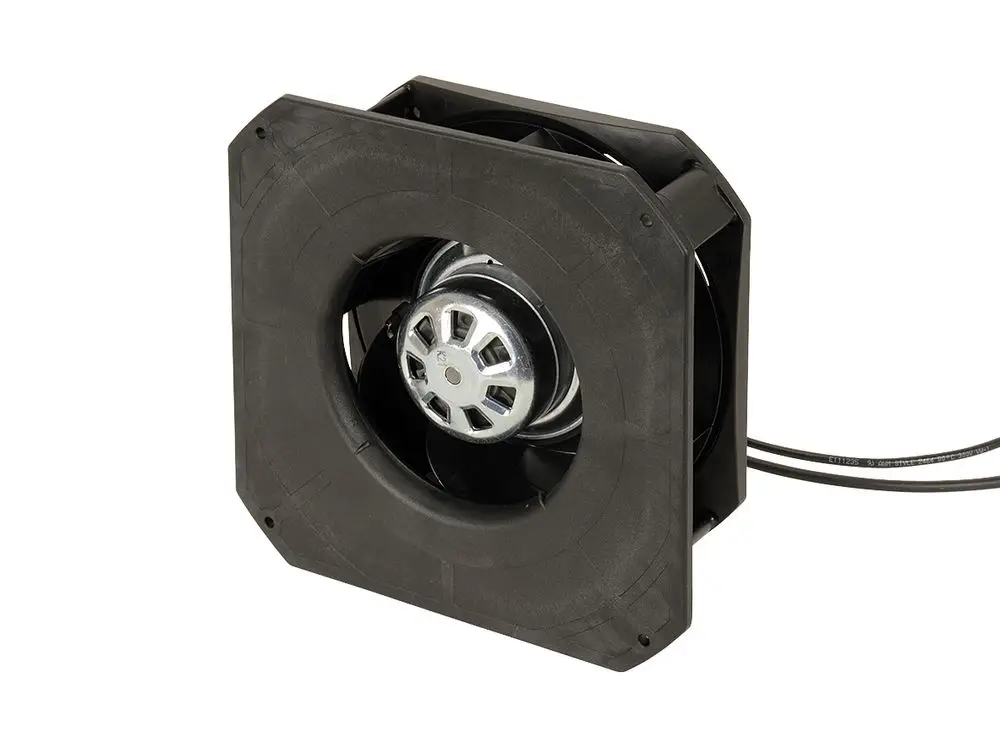 Fränkische Ersatztventilator in quadratischer Bauform mit einem zentralen Lüfter und Stromkabel. Geeignet für Anwendungen mit Luftzirkulation.